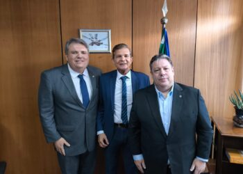 Em Brasília, General Silva e Luna busca equilíbrio financeiro para o Foz Previdência