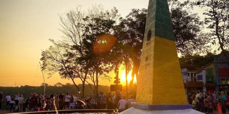 Marco das 3 Fronteiras: local para aproveitar o fim da tarde com a vista de 3 países