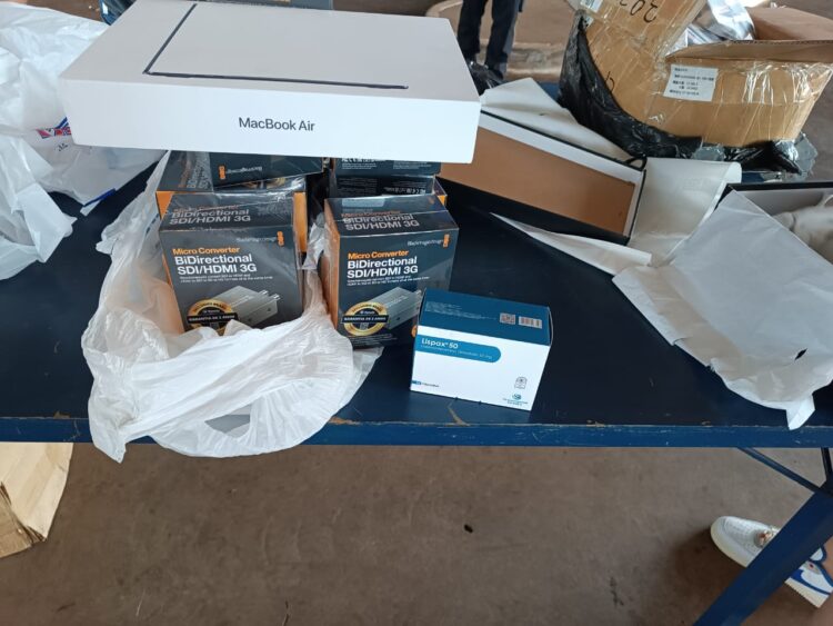 Homem é preso e Receita Federal apreende R$ 200 mil em mercadorias na Ponte