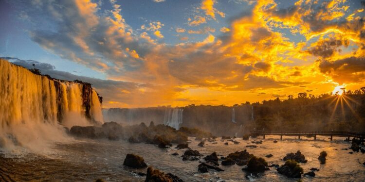 Parque Nacional do Iguaçu terá horário ampliado e música ao vivo durante o carnaval