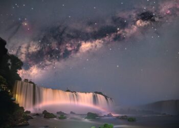 Céu estrelado das Cataratas do Iguaçu ganha prêmio internacional de fotografia