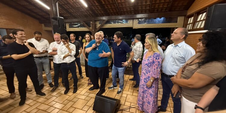 Deputados Vermelho e Matheus Vermelho reúnem lideranças de mais de 100 municípios durante grande evento em Foz do Iguaçu