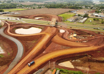 Obras executadas na Perimetral Leste chegam a 59% de conclusão, diz DER