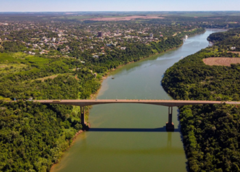 Novo acordo resolve impasse do transporte turístico entre Foz e Porto Iguaçu