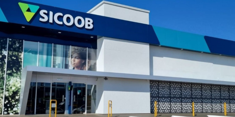 Sicoob oferece crédito consignado a taxas justas e com análise rápida