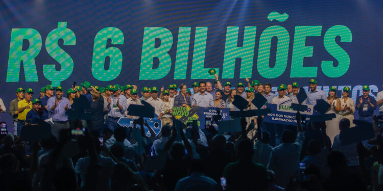 Governador anuncia pacote de R$ 6 bilhões de investimentos para municípios paranaenses