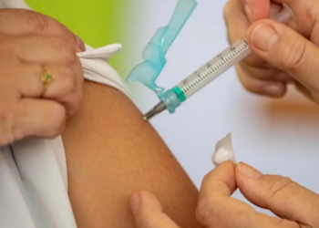 Prefeito revoga decreto que exigia vacina para Covid-19 dos servidores públicos