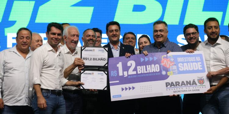 Em Foz, Ratinho Junior anuncia investimentos de R$ 1,2 bilhão para a saúde no Paraná