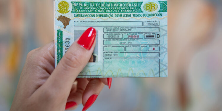 Proposta do governo quer a emissão e atualização gratuita de Carteira de Motorista