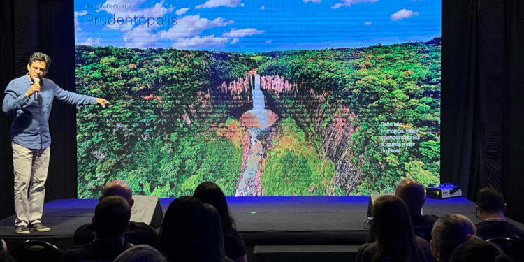 Em Foz do Iguaçu, 150 agentes de viagens participam da Convenção da Abreu