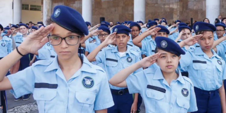 Vereador Dr. Ranieri propõe Escolas Cívico-Militares na Rede Municipal de Educação