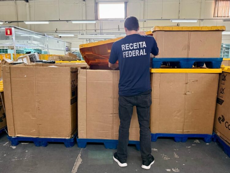 Receita Federal apreende cabos de aço, azeite e eletrônicos avaliados em mais de R$ 350 mil