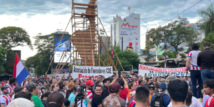 Adesão à manifestação contra corrupção em Ciudad del Este é baixa