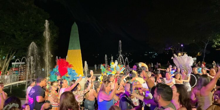 Dica da terça-feira de Carnaval na Fronteira é no Marco das 3 Fronteiras