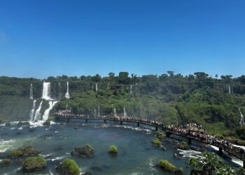 Feriadão de carnaval atrai mais de 36 mil pessoas para o Parque Nacional do Iguaçu