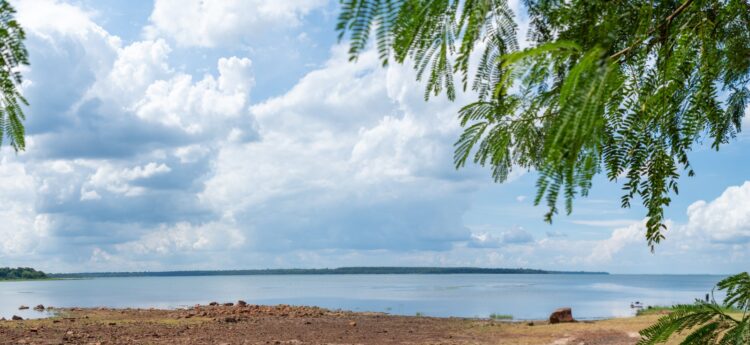 Itaipu autoriza instalação de usina solar flutuante no reservatório da usina