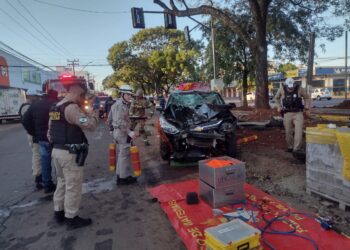 Pai e filho morrem em acidente de trânsito