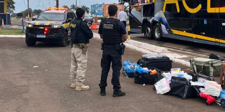 Após fiscalização da PRF, ônibus de linha interestadual é apreendido na BR-277