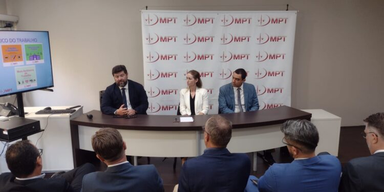 Sindicatos se mobilizam pela manutenção do Ministério do Trabalho em Foz do Iguaçu