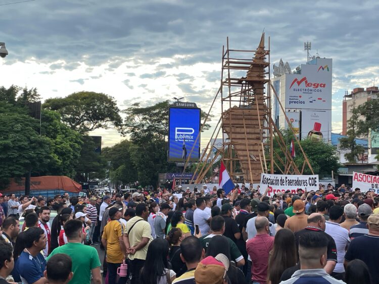 Adesão à manifestação contra corrupção em Ciudad del Este é baixa