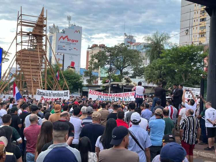 Adesão à manifestação contra corrupção em Ciudad del Este é baixa