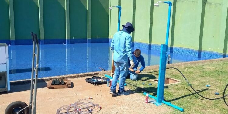 Prevendo onda de calor, Carnaval em Foz vai ter caminhão-pipa, duchas e bebedouros para refrescar os foliões