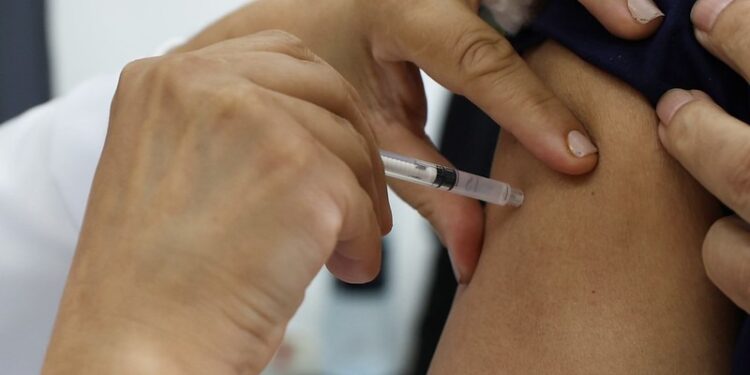 Campanha de imunização contra a gripe começa dia 1º de abril em Foz