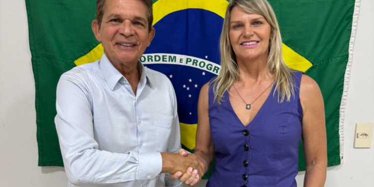 Em meio à polêmica, secretária da mulher pede exoneração do cargo