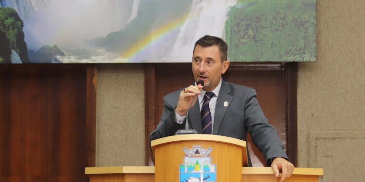 Após verificar inconsistências em diploma, MP propõe multa e exoneração imediata de assessor do Cabo Cassol