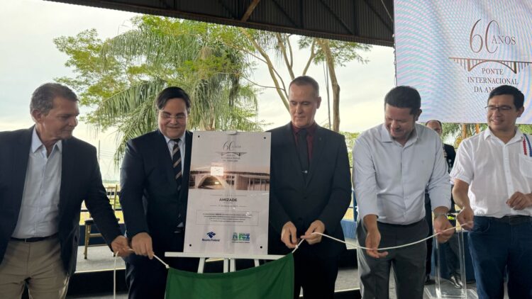 Solenidade no mirante da Ponte da Amizade marca os 60 anos da ligação entre Brasil e Paraguai
