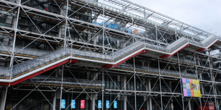 Na França, Paraná alinha concepção da parceria com o Pompidou para Foz