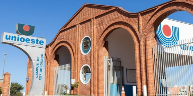 Unioeste abre processo seletivo para contratar professores de atendimento especializado