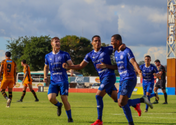 Foz goleia o Laranja Mecânica por 4×0 e conquista a primeira vitória no Paranaense