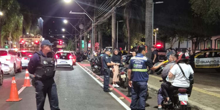 Operação da GM flagra dois motoristas dirigindo bêbados e apreende 15 veículos