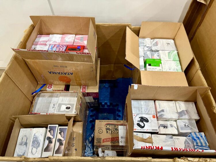 Operação Vigilia da Receita Federal apreende R$ 3 milhões em mercadorias