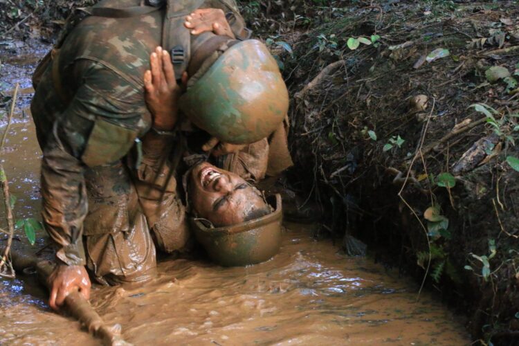 Militares incorporados em 2025 realizam operação Boina Preta