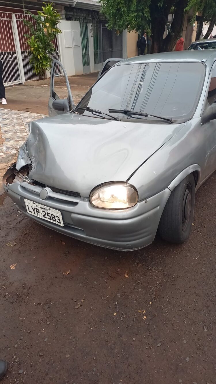 Tentativa de assalto a taxi paraguaio tem troca de tiros com a polícia e um bandido preso