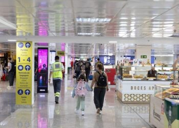 Aeroporto de Foz do Iguaçu espera mais de 25 mil passageiros durante feriadão