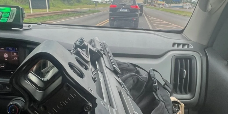 Operação da PF mira grupo envolvido em roubos de mercadorias na BR-277