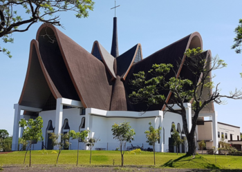 Diocese de Foz do Iguaçu realiza missa em sufrágio do Papa Francisco às 19h30