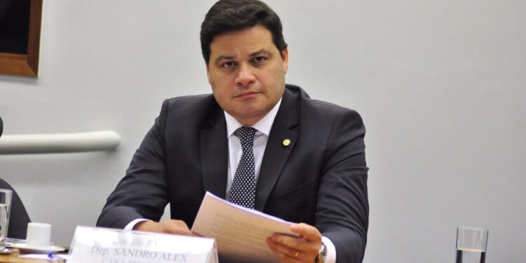 Itaipu Binacional processa Secretário Estadual Sandro Alex por difamação