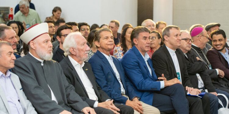 Fórum de Turismo Religioso discute fomento da economia e o combate à intolerância