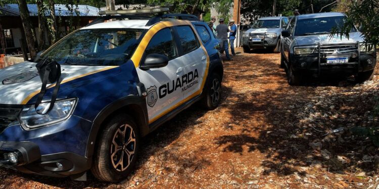 Prefeitura inicia desocupação de área pública invadida no Jardim Jupira