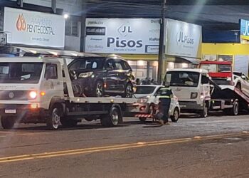 Operação da GM e Foztrans apreende 32 veículos e condutor bêbado é preso