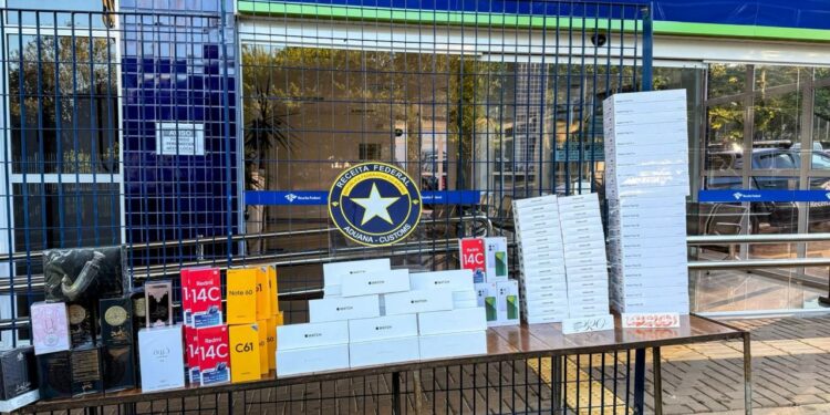 Veículo carregado com R$100 mil em eletrônicos é apreendido pela Receita Federal