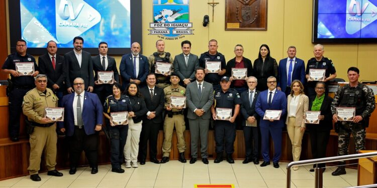 Profissionais da segurança são homenageados pela Câmara de Vereadores