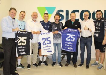 Sicoob e Foz Cataratas renovam aliança pelo esporte e oportunidades para jovens