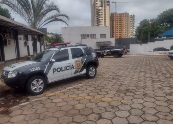 Polícia cumpre mandados de prisão e busca contra grupo envolvido em furtos e roubos de carros