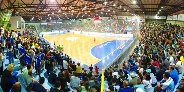 Pela Liga Nacional, o Foz Cataratas Futsal enfrenta o Praia em casa neste feriado