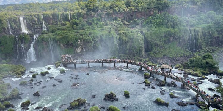 Parque Nacional do Iguaçu registra o maior movimento da história no feriado prolongado